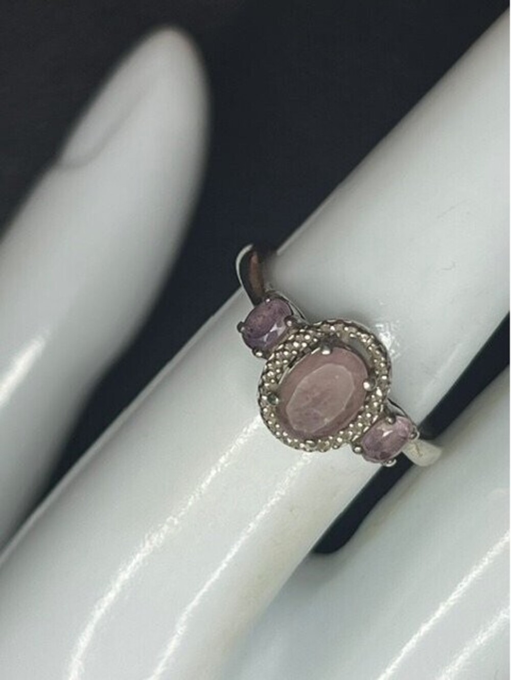 B7281 VTG Three Stone Ring Sterling Silver 925 Rose Quartz Size 7